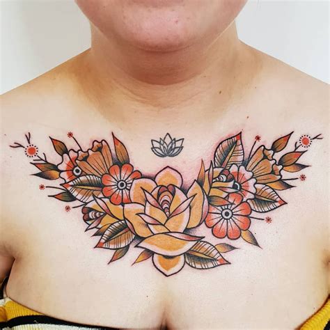 Tatouage Poitrine Femme Rose RITUEL TATTOO - Jolie rose poitrine par Siskya Quinn 🌹🌹🌹  @siskya.quinn.tattoo @ritueltattoo #rosetattoo #rose #betweenboobs  #blackandgrey #sexytattoo #girltattoo #arpajon #siskyaquinn #ritueltattoo # tatouage #flower | Facebook